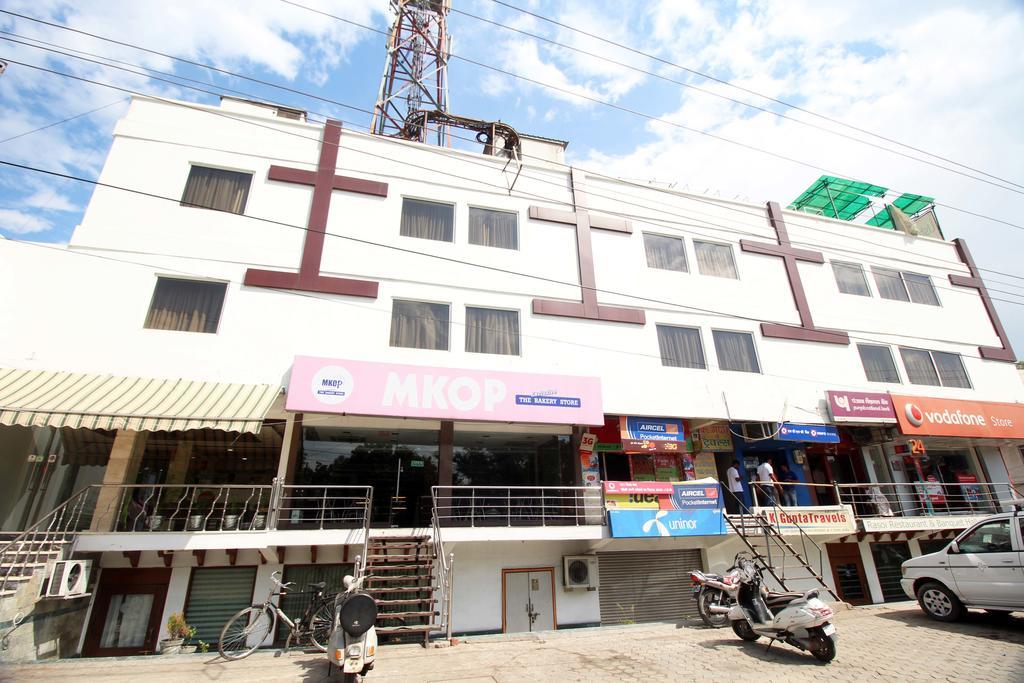 Genx Usha Kiran Agra Hotel อัครา ภายนอก รูปภาพ