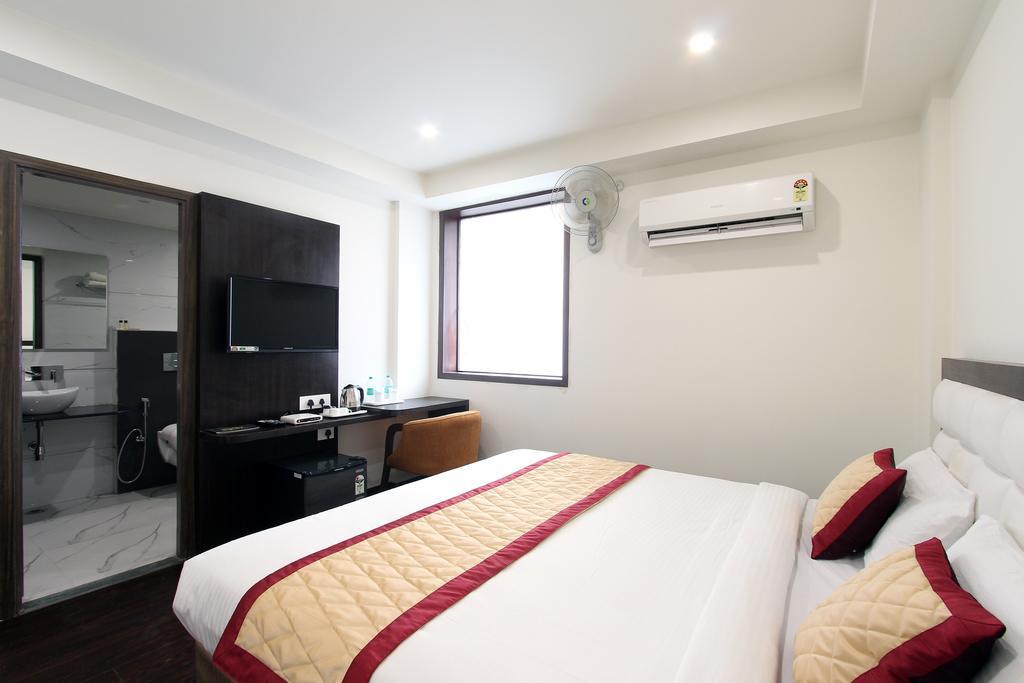 Genx Usha Kiran Agra Hotel อัครา ภายนอก รูปภาพ