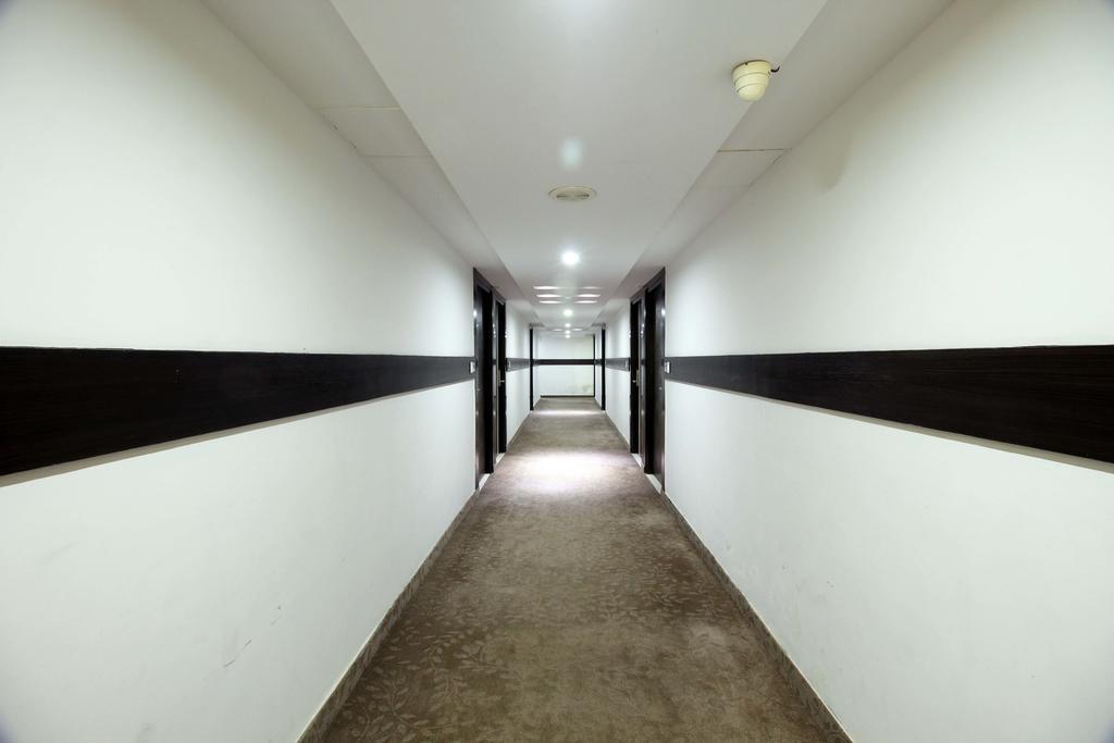 Genx Usha Kiran Agra Hotel อัครา ภายนอก รูปภาพ