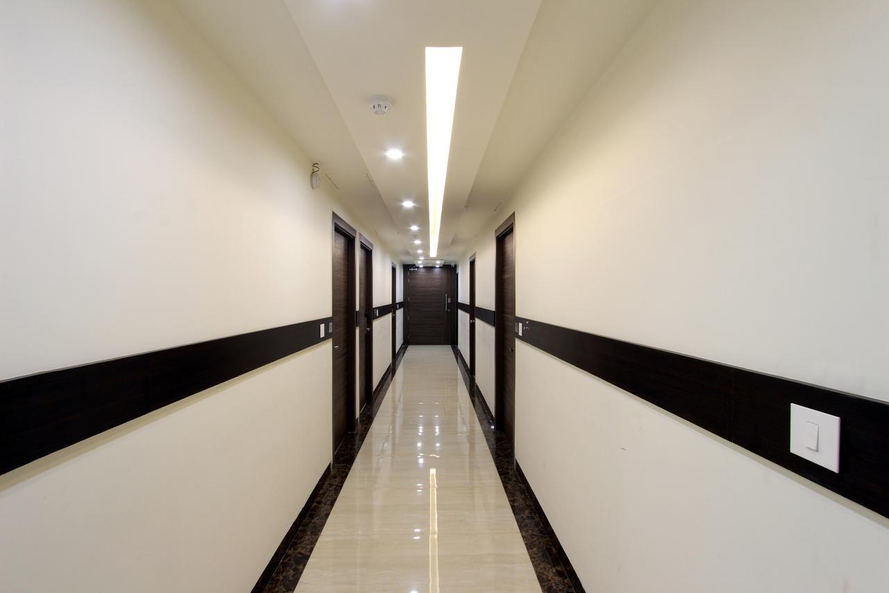 Genx Usha Kiran Agra Hotel อัครา ภายนอก รูปภาพ